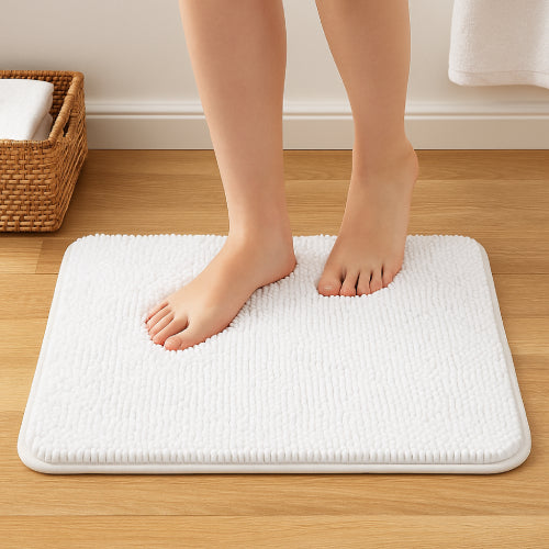Grand tapis de bain blanc pieds 