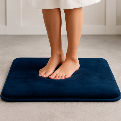 Tapis de bain bleu nuit pieds 