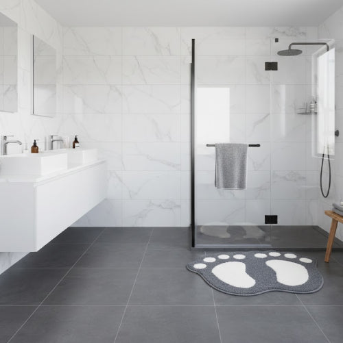 Tapis de bain en forme de pied gris vitre 