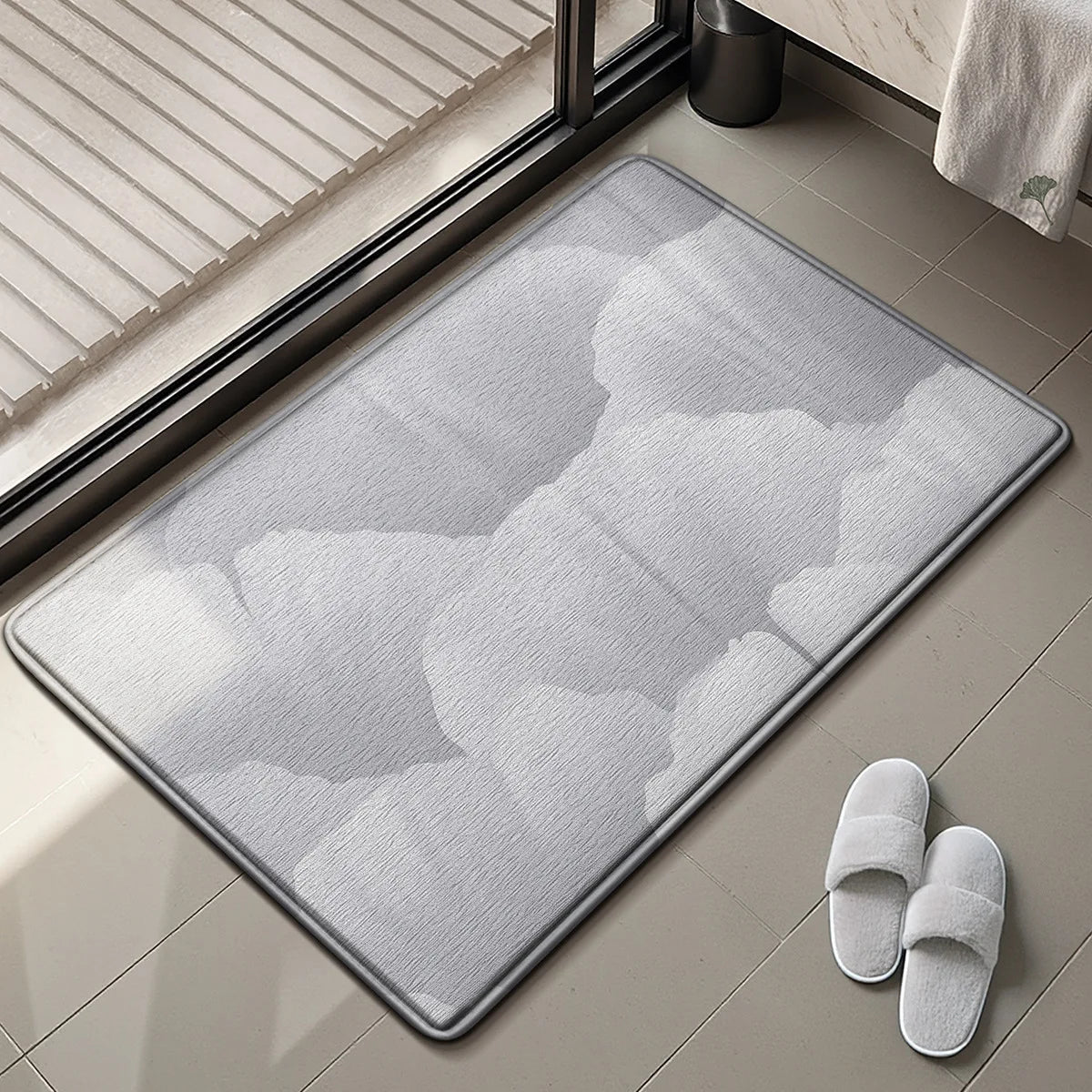 Tapis de bain élégant imprimé gris 