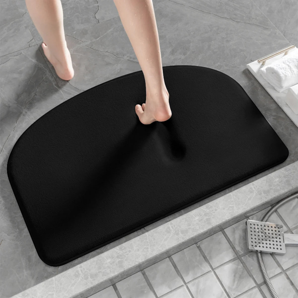 Tapis de bain mémoire de forme noir