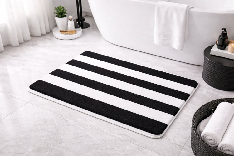 Tapis de bain noir et blanc sol 