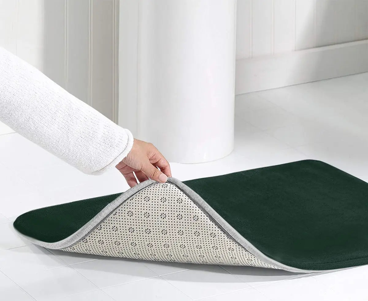 Tapis de bain vert olive toilette