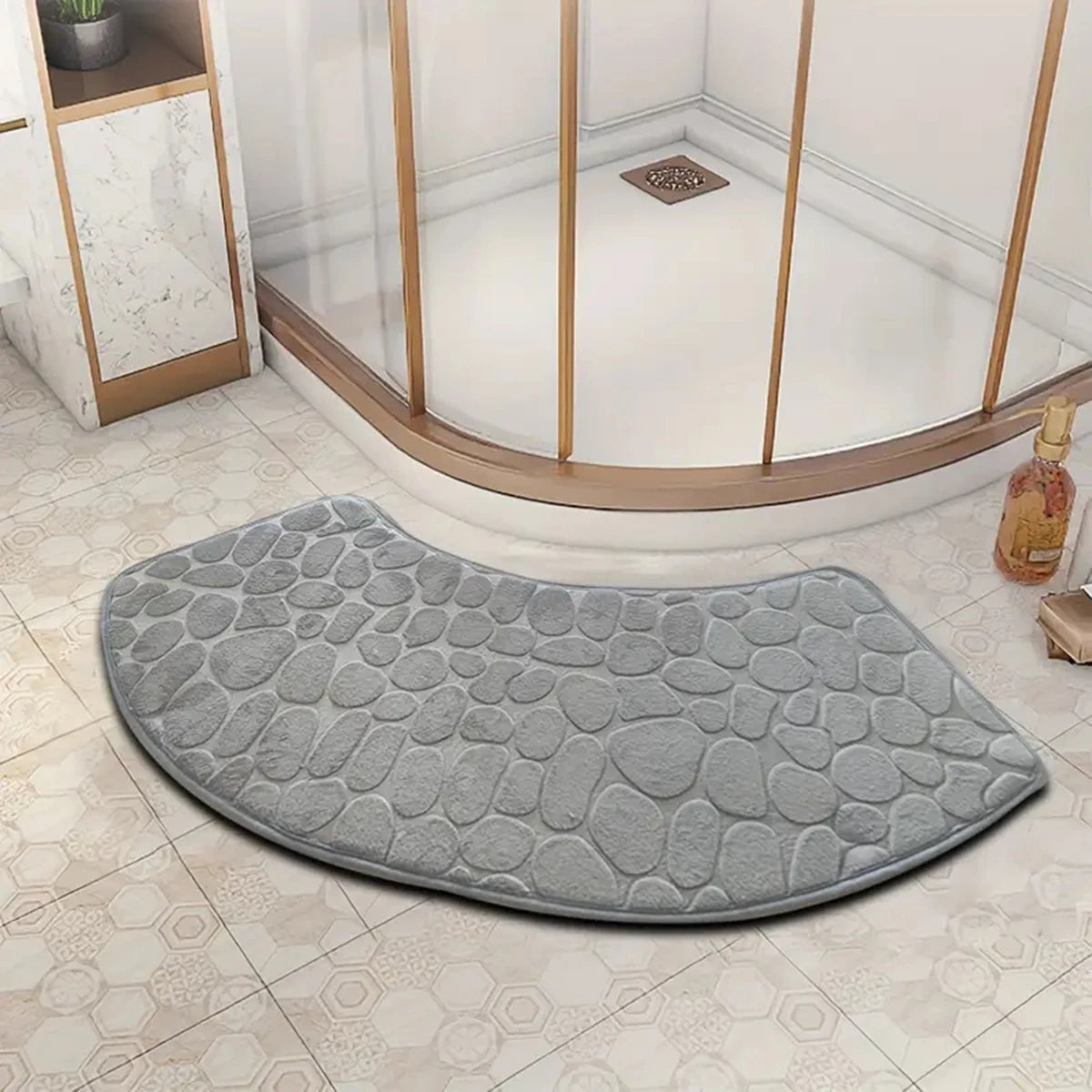 Tapis de salle de bain incurvé galet