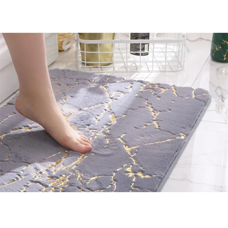 Tapis salle de bain design marbre gris pieds