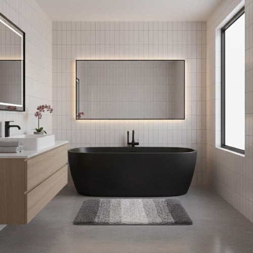 Tapis salle de bain gris et blanc baignoire 