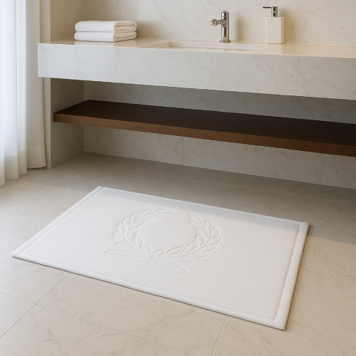 Tapis salle de bain style hôtel lavabo 